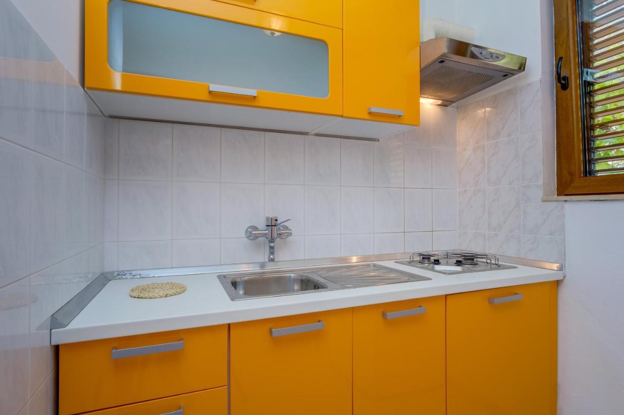 Apartments Villa Julija Mali Lošinj Dış mekan fotoğraf