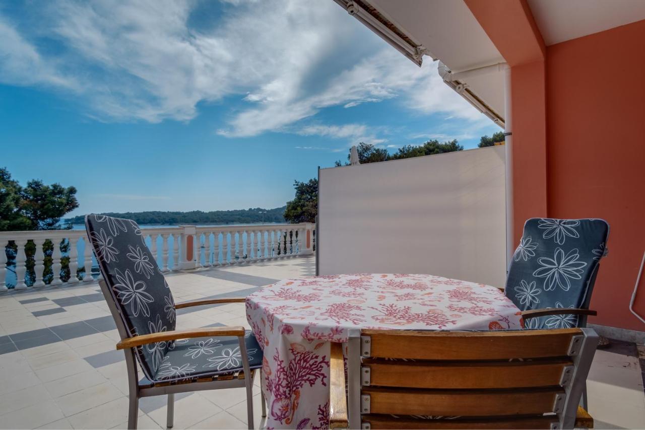 Apartments Villa Julija Mali Lošinj Dış mekan fotoğraf