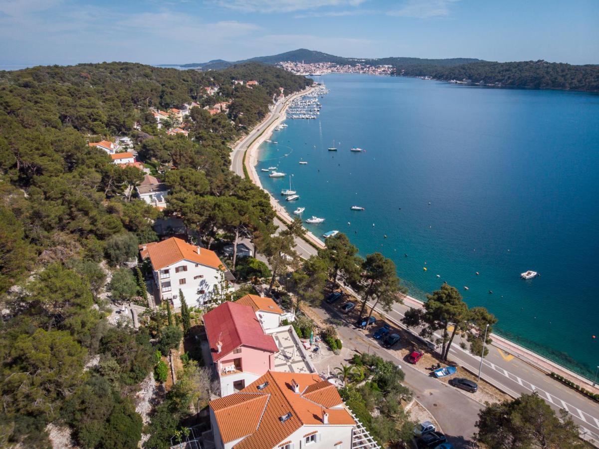 Apartments Villa Julija Mali Lošinj Dış mekan fotoğraf