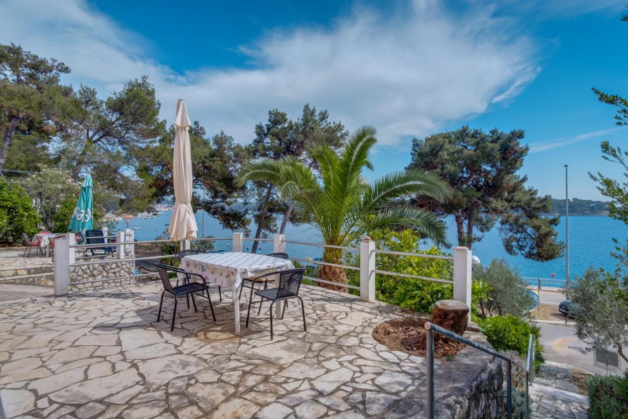 Apartments Villa Julija Mali Lošinj Dış mekan fotoğraf