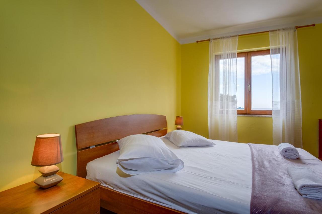 Apartments Villa Julija Mali Lošinj Dış mekan fotoğraf