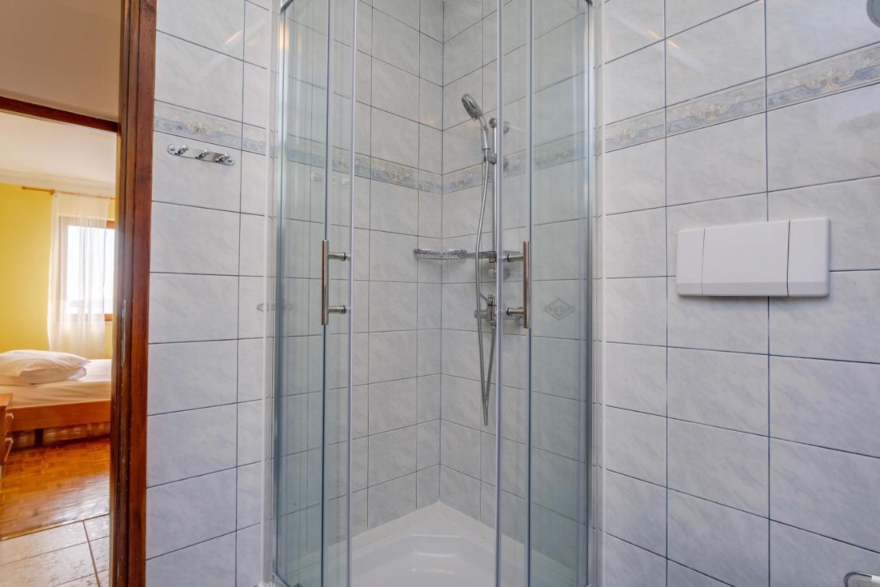 Apartments Villa Julija Mali Lošinj Dış mekan fotoğraf