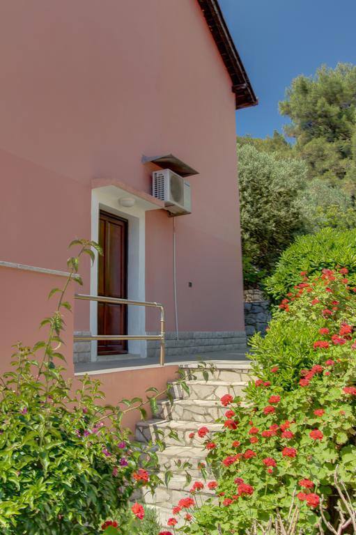 Apartments Villa Julija Mali Lošinj Oda fotoğraf