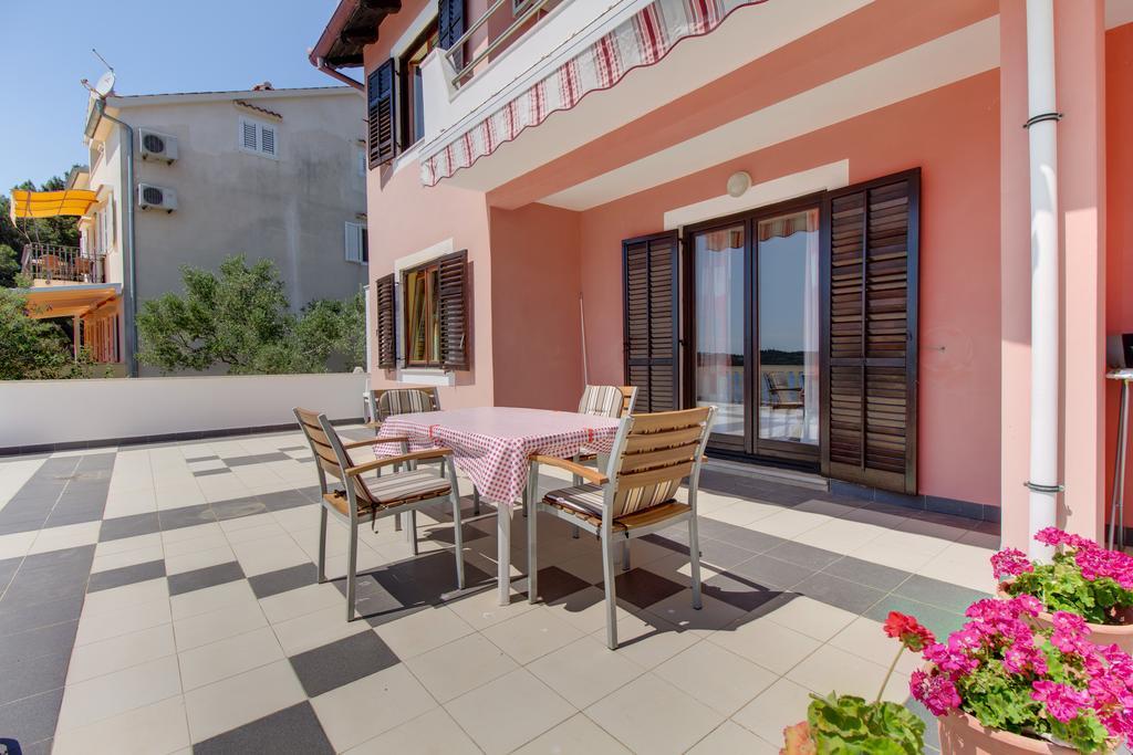 Apartments Villa Julija Mali Lošinj Oda fotoğraf