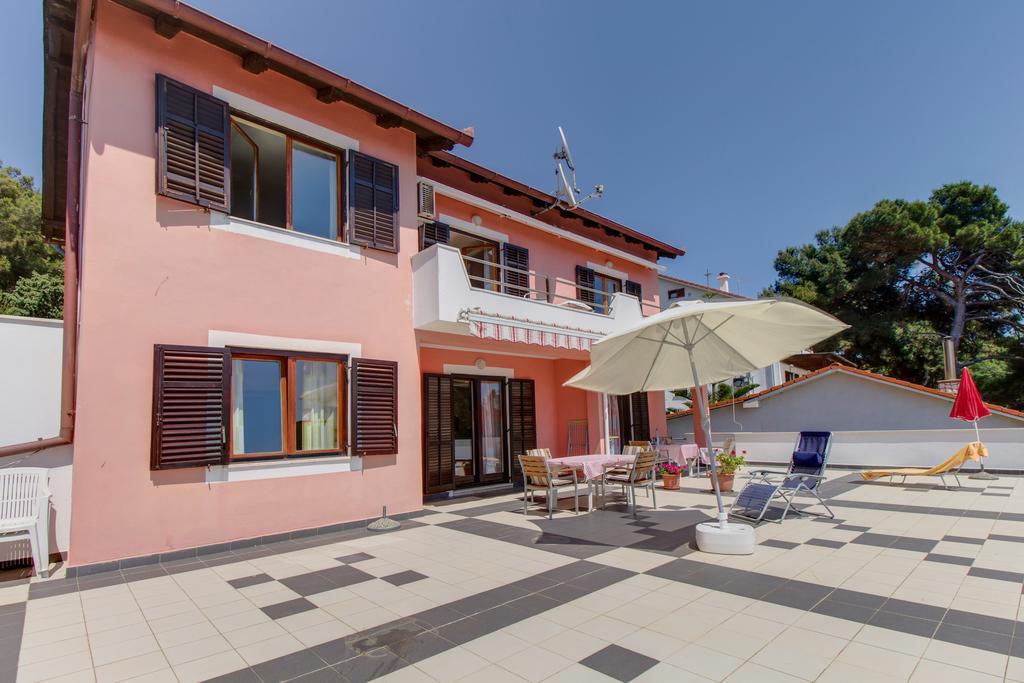 Apartments Villa Julija Mali Lošinj Oda fotoğraf