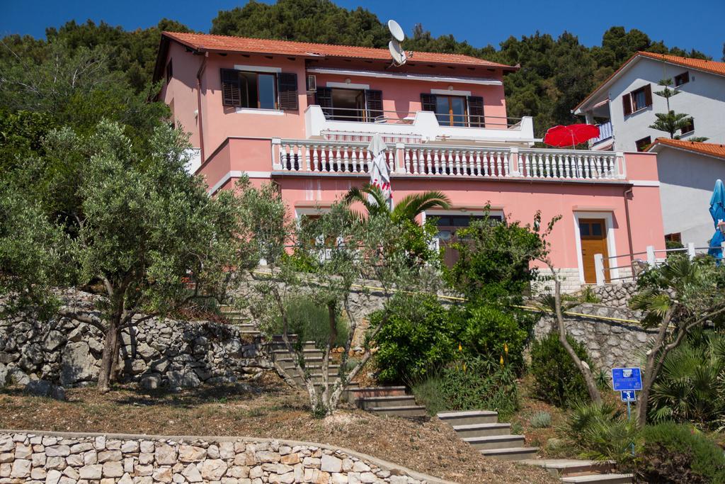 Apartments Villa Julija Mali Lošinj Dış mekan fotoğraf
