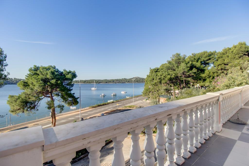 Apartments Villa Julija Mali Lošinj Oda fotoğraf