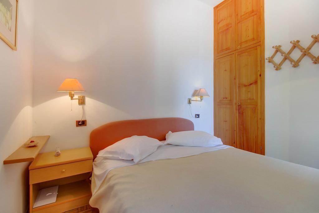 Apartments Villa Julija Mali Lošinj Oda fotoğraf