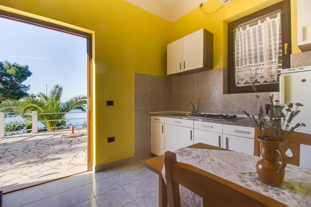 Apartments Villa Julija Mali Lošinj Oda fotoğraf