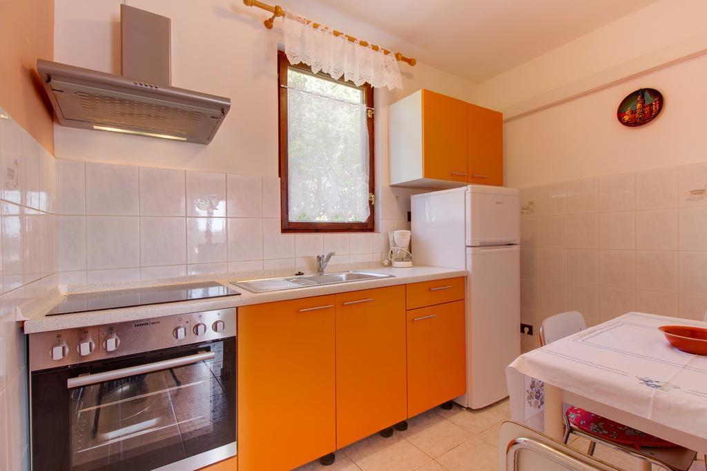Apartments Villa Julija Mali Lošinj Oda fotoğraf